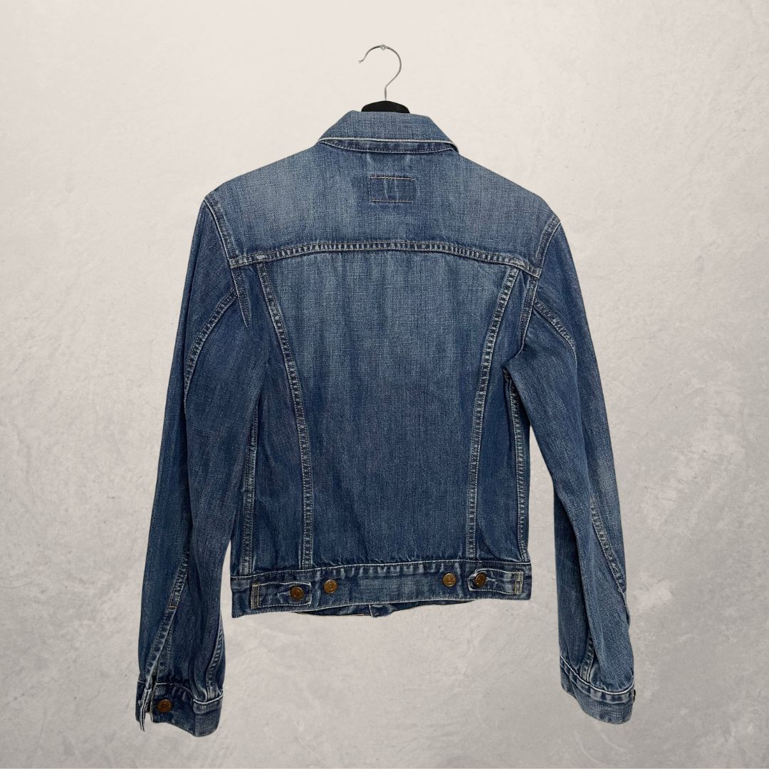 LEVIS cropped fitted denim jacket SIZE M